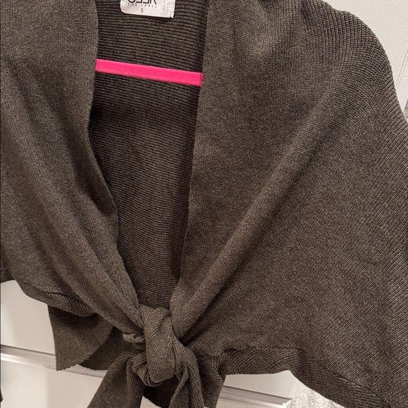 Women's Brown Sweater - Picture 5 of 5